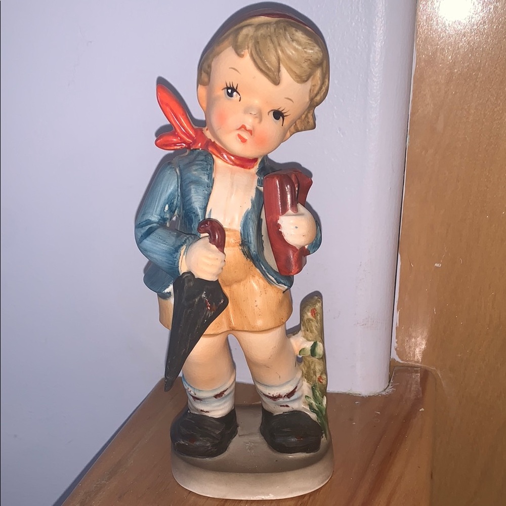 Charming Hummel type Figurine